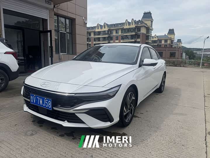 Hyundai Elantra 1.5L CVT Luxury