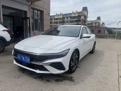 Hyundai Elantra 1.5L CVT Luxury - ფოტო 1