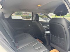 Hyundai Elantra 1.5L CVT Luxury - ფოტო 6