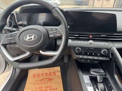 Hyundai Elantra 1.5L CVT Luxury - ფოტო 9