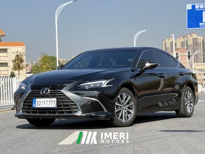 Lexus ES 300h Premium Edition