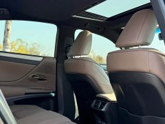 Lexus ES 300h Premium Edition - ფოტო 11