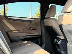Lexus ES 300h Premium Edition - ფოტო 12