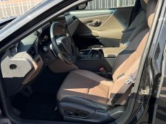 Lexus ES 300h Premium Edition - ფოტო 17