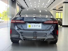 BMW 5 Series 530Li Luxury M Sport Package - ფოტო 4