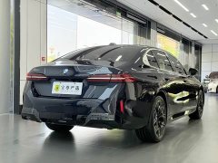 BMW 5 Series 530Li Luxury M Sport Package - ფოტო 5