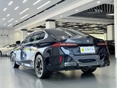 BMW 5 Series 530Li Luxury M Sport Package - ფოტო 6