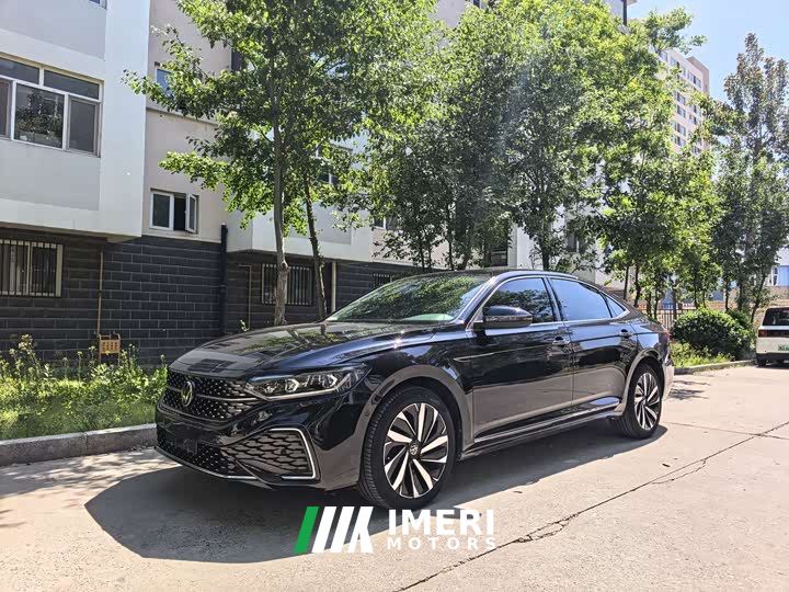 Volkswagen Passat 330TSI Starry Sky Luxury Edition