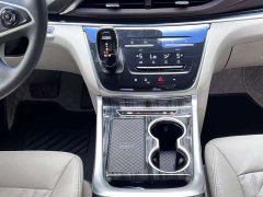 Buick GL8 Land Executive Cabin 652T Luxury - ფოტო 17