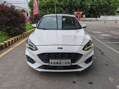 Ford Focus Sedan EcoBoost 180 Automatic ST Line - ფოტო 2