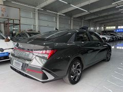 Hyundai Elantra 1.5L CVT Luxury - ფოტო 9
