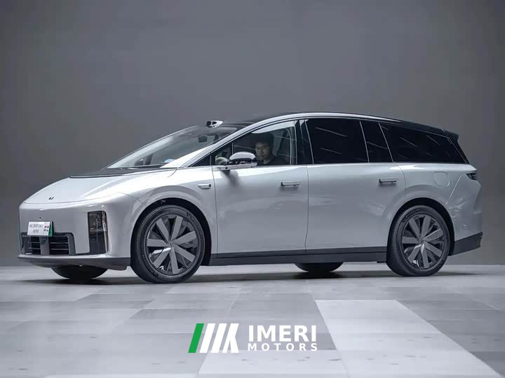 Li Auto i8 Standard Edition - ავტომობილი ჩინეთიდან