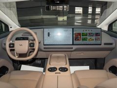 Li Auto i8 Standard Edition - ფოტო 13