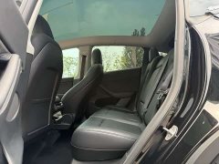 Tesla Model Y Performance All-Wheel Drive - ფოტო 13