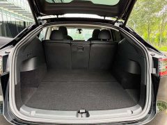 Tesla Model Y Long Range All-Wheel Drive - ფოტო 13