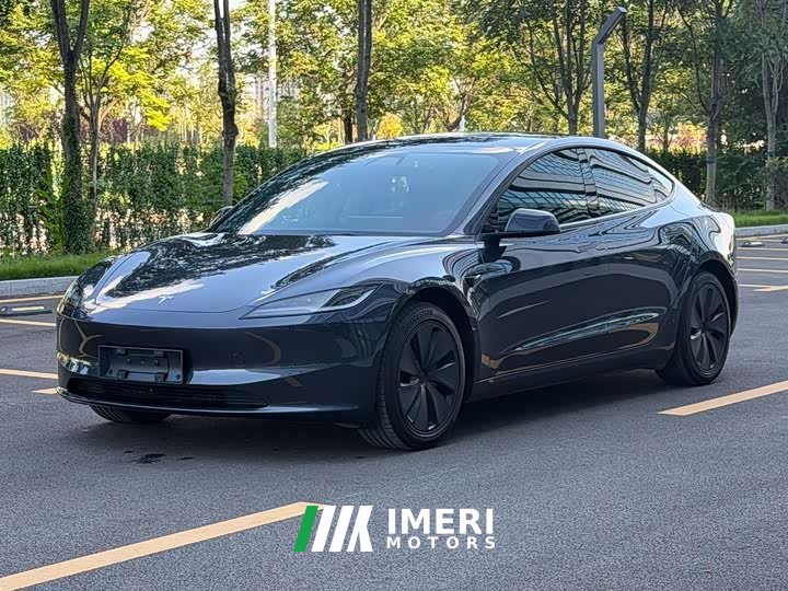 Tesla Model 3 Rear-Wheel Drive