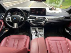 BMW 5 Series 525Li M Sport Package - ფოტო 4