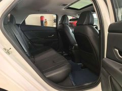 Hyundai Elantra 1.5L CVT Luxury - ფოტო 15