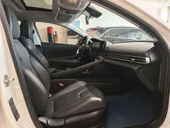Hyundai Elantra 1.5L CVT Luxury - ფოტო 16