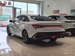 Hyundai Elantra 1.5L CVT Luxury - ფოტო 19