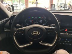 Hyundai Elantra 1.5L CVT Luxury - ფოტო 8