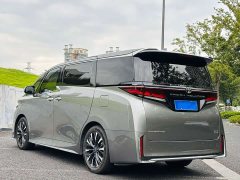 Toyota Vellfire Crown Hybrid 2.5L Executive Premier Edition - ფოტო 6