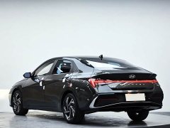 Hyundai Elantra 1.5L CVT Luxury - ფოტო 5