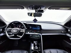 Hyundai Elantra 1.5L CVT Luxury - ფოტო 9
