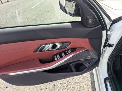 BMW 3 Series 330i M Sport Midnight Edition Package - ფოტო 6