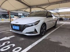 Hyundai Elantra 2022 1.5L CVT Luxury - ფოტო 1