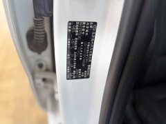 Hyundai Elantra 1.5L CVT Luxury - ფოტო 16