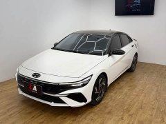 Hyundai Elantra 1.5L CVT Luxury - ფოტო 3