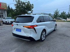Toyota Sienna 2.5L Hybrid Premium Edition - ფოტო 3