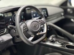 Hyundai Elantra 1.5L CVT Luxury - ფოტო 11
