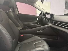 Hyundai Elantra 1.5L CVT Luxury - ფოტო 17