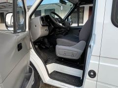 JMC Teshun Terios 2.8T Space King Taurus Long Wheelbase Mid-High Roof Rear Single Tire Step 6-Seat Diesel Euro VI JX493 - ph…