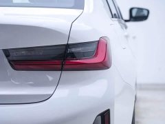 BMW 3 Series 320Li M Sport Package - ფოტო 19