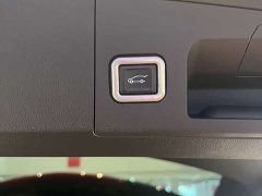 Cadillac XT5 2.0T AWD Luxury - ფოტო 9