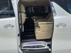 Toyota Alphard Hybrid 2.5L Premium Edition - ფოტო 11
