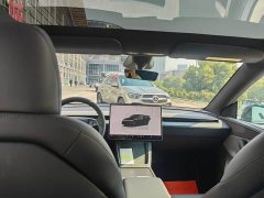 Tesla Model Y Rear-Wheel Drive - ფოტო 6