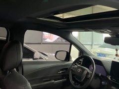 Toyota Sienna 2023 2.5L Hybrid Premium Edition - ფოტო 9