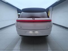 Li Auto L8 Ultra Smart Refresh Edition - ფოტო 5