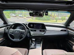 Lexus ES 300h Excellence Edition - ფოტო 5