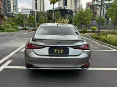 Lexus ES 300h Excellence Edition - ფოტო 8