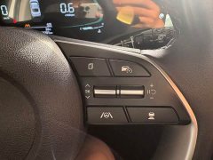 Hyundai Elantra 1.5L CVT Luxury - ფოტო 17
