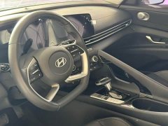 Hyundai Elantra 1.5L CVT Luxury - ფოტო 9