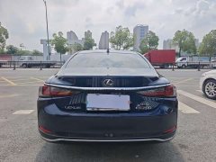 Lexus ES 200 Premium Edition - ფოტო 4