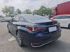 Lexus ES 200 Premium Edition - ფოტო 5