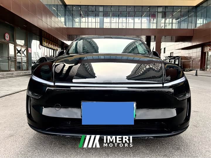 Tesla Model Y Rear-Wheel Drive