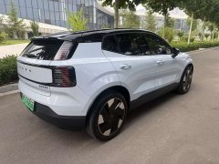 Volvo EX30 2025 Rear-Wheel Drive Extended Range Ultra - ფოტო 4